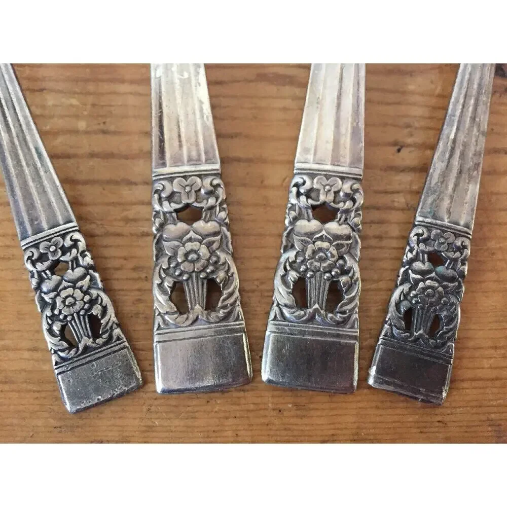 Lot 4 Vtg ONEIDA Community Plate Silverplate Flatware Serving Tea Spoons